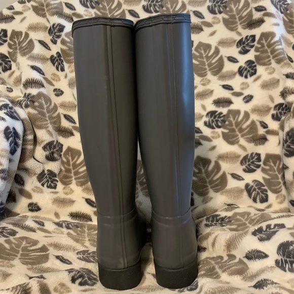 Hunter Refined Creeper Tall Rain Boots in Stratus - Picture 4 of 13